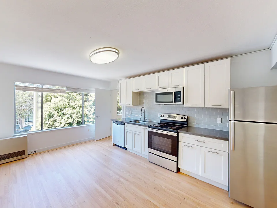 1085 S Van Ness Ave #110