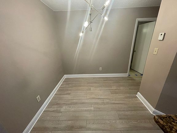 4th image of 236 Afton Sq Unit 106