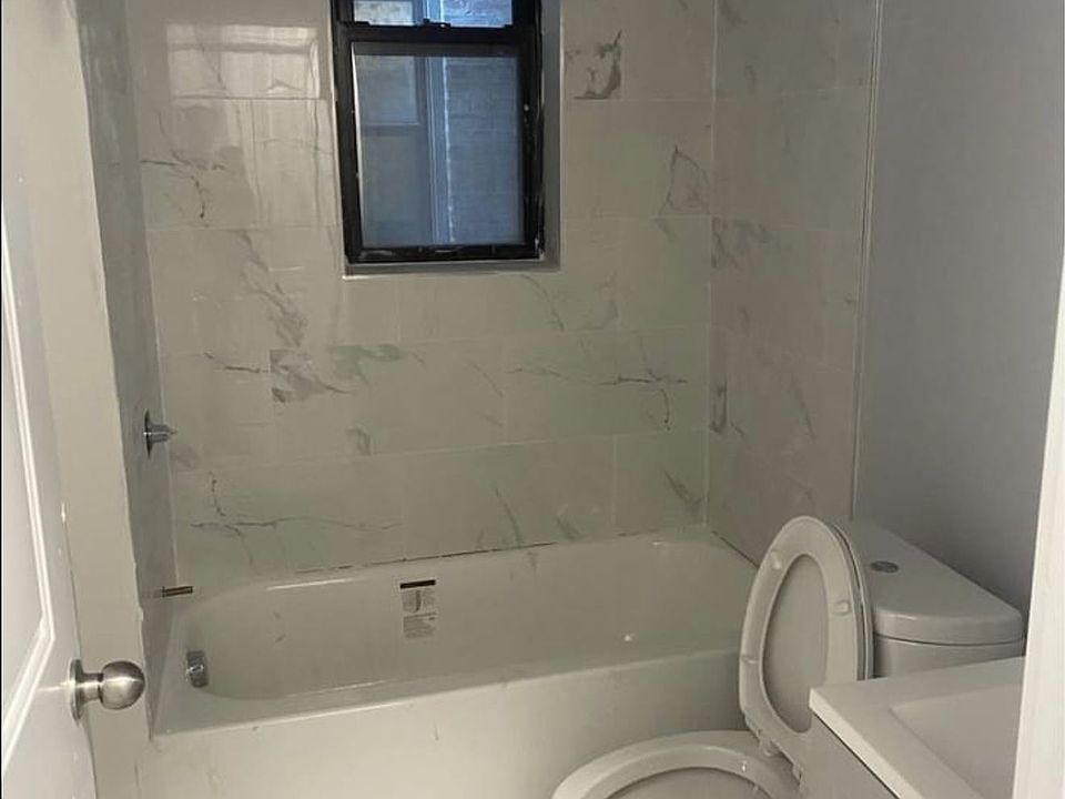 452001AD-180B-410A-A812-7A09A5929913