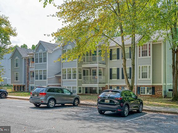 2nd image of 1006 Markham Ct Unit 15