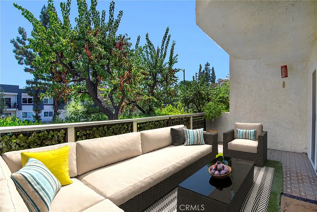 3 bed, 1681 sqft, $4,200 — Photo 4