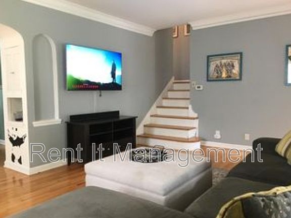 3rd image of 5612 Woolworth Ave
