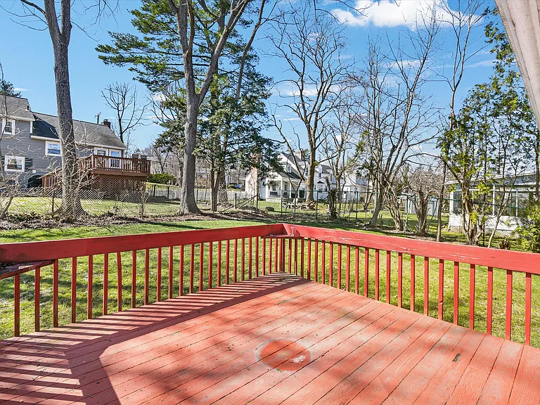 846 Hartsdale Rd — Photo 37