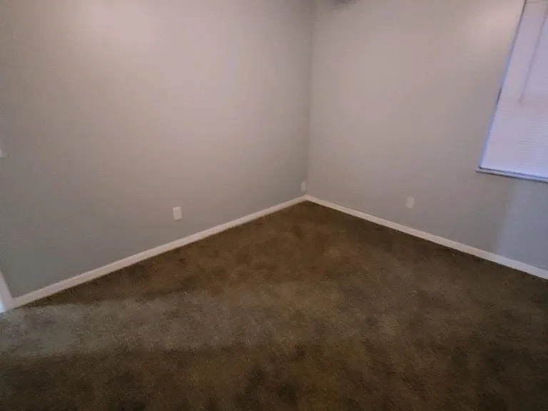 2802 NE Spruce Ridge Ave — Photo 4