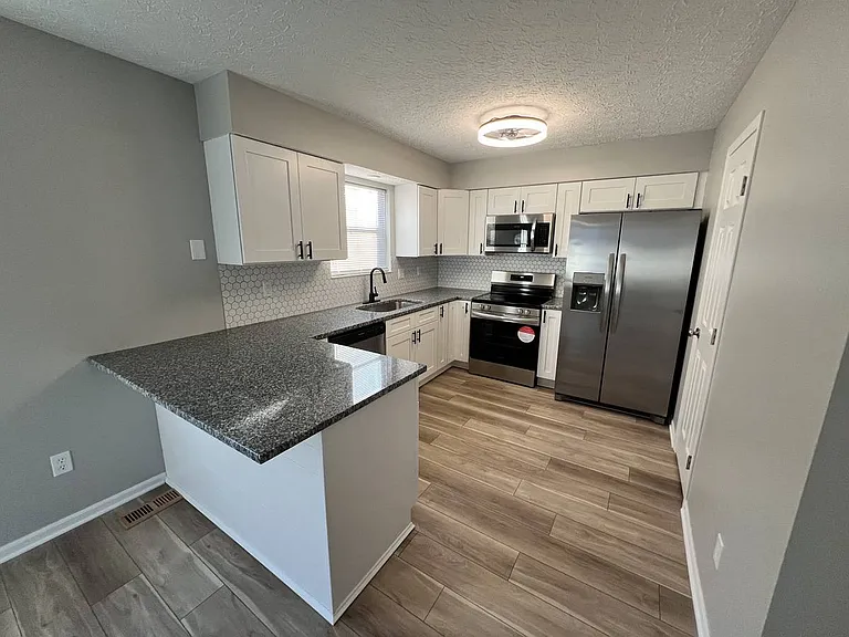 3909 Heatherglen Dr — Photo 8