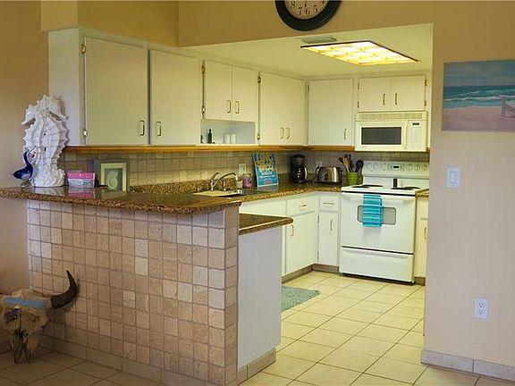 4th image of 715 S Ocean Dr APT B