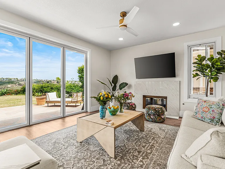 1807 Amalfi Dr — Photo 43