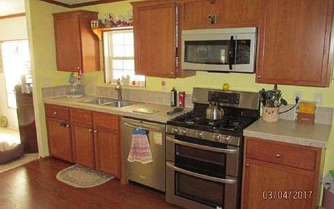 3rd image of 298 SW Summerhill Gln