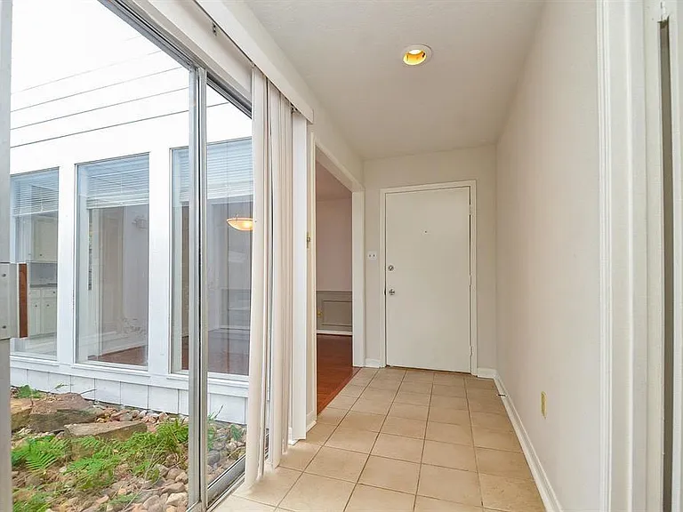 15815 Boulder Oaks Dr — Photo 26
