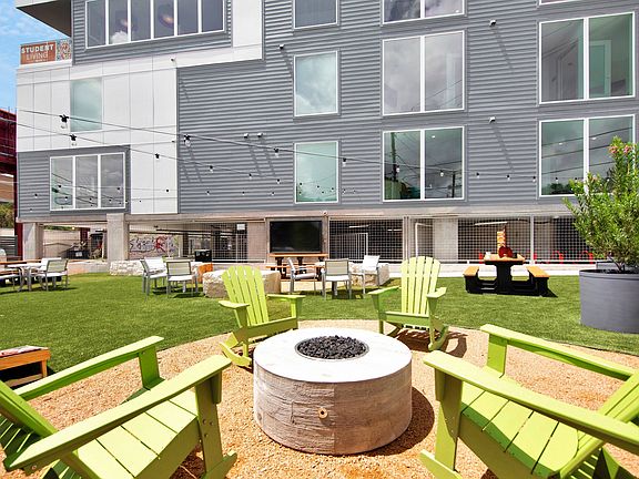 Fire Pit & Common Spaces