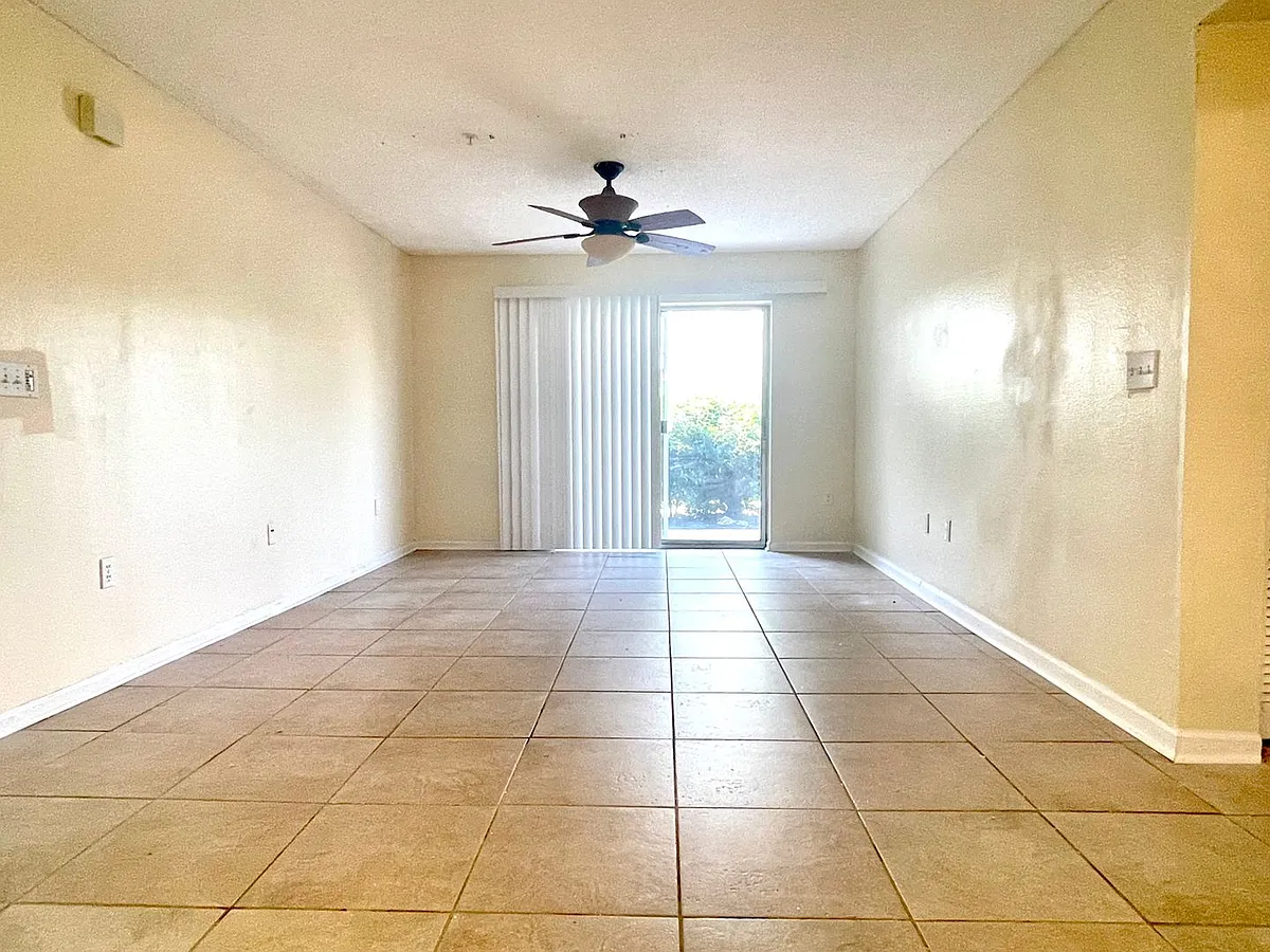 Building Photo - 4009 Dancing Cloud Ct #32