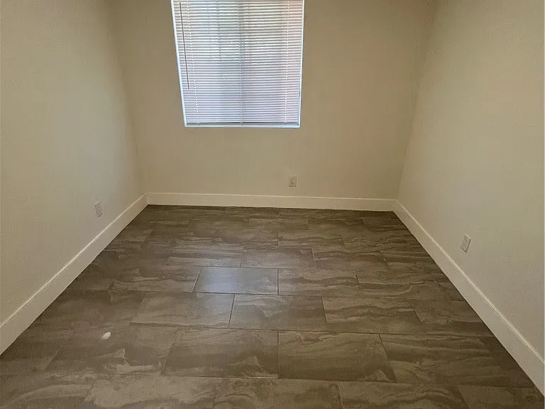 14409 Gundry Ave — Photo 15