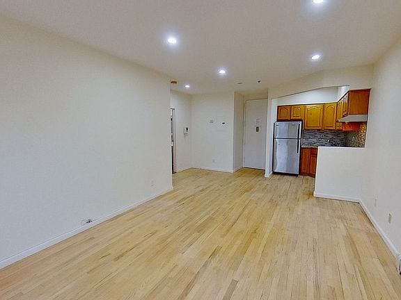 3rd image of 2025 3rd Ave APT 4A