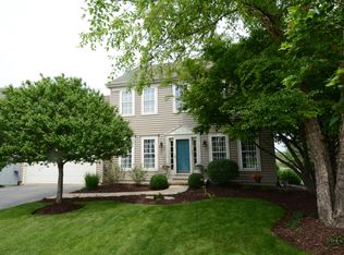 S971 Shannon Sq, Geneva, IL 60134