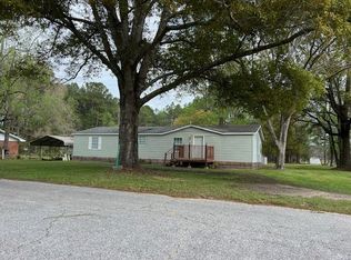 1067 Oak St NW, Townsend, GA 31331