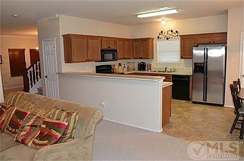 3rd image of 908 Hidden Oaks Dr