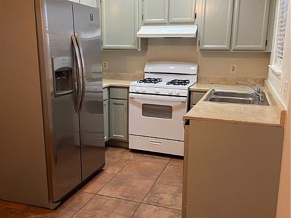 4th image of 8024 Celestial Ave Unit 201