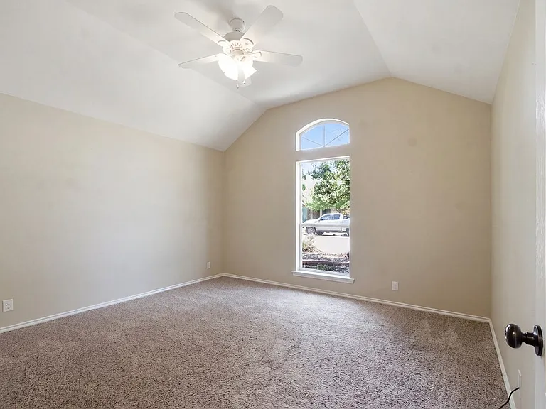 5513 Carmel Ct — Photo 22