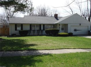 4932 Glenlyn Rd, Lyndhurst, OH 44124