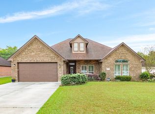 1008 S Belle Dr, Angleton, TX 77515