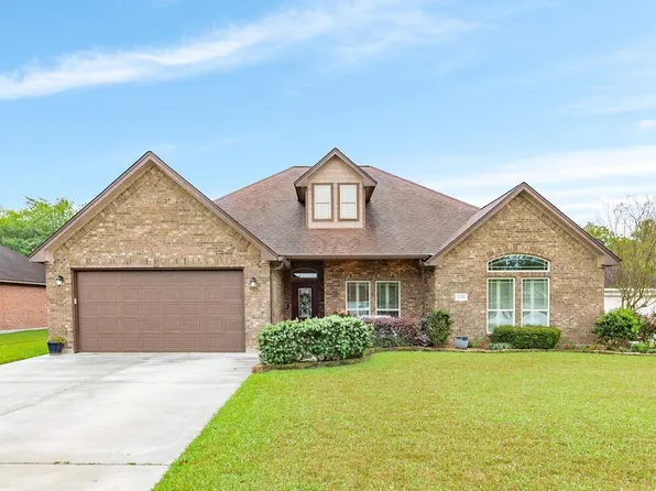 1008 S Belle Dr, Angleton, TX 77515