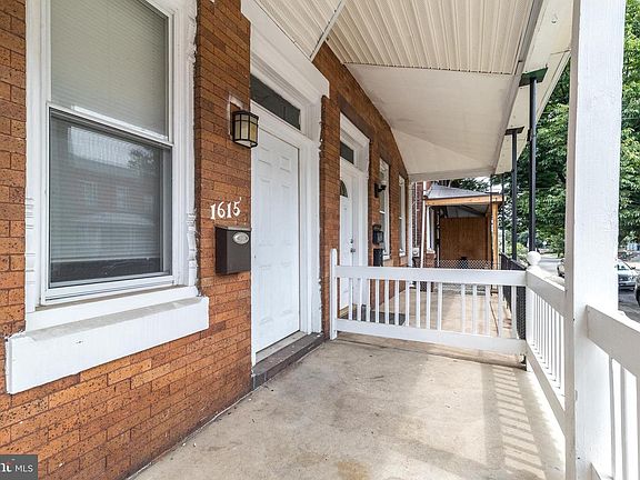 2nd image of 1615 Dyre St