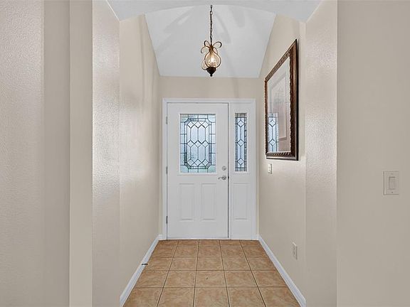 4th image of 1557 OAK FOREST DRIVE