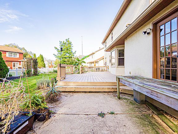 4th image of 7615 Deer Creek Dr