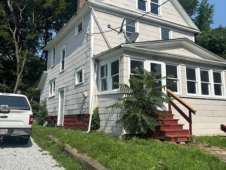 344 Fuller St — Photo 1