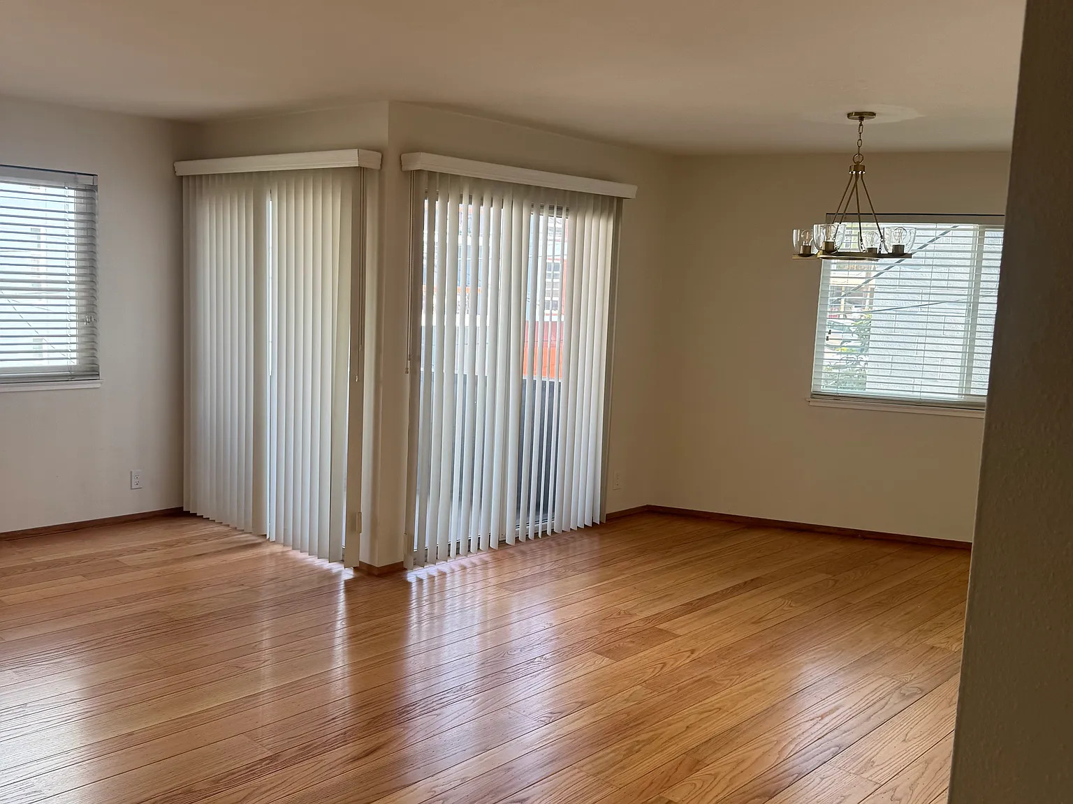 2 bed, 1100 sqft, $2,800 — Photo 2