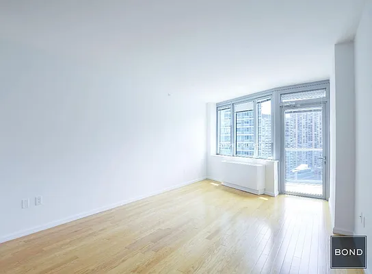 Rented by Bond New York | media 1