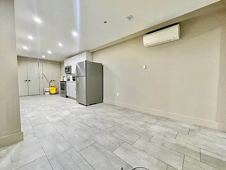 2809 Snyder Ave #B1 — Photo 3