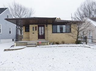 21608 Trombly St, Saint Clair Shores, MI