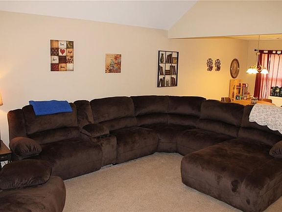 4th image of 2704 Brittany Ln