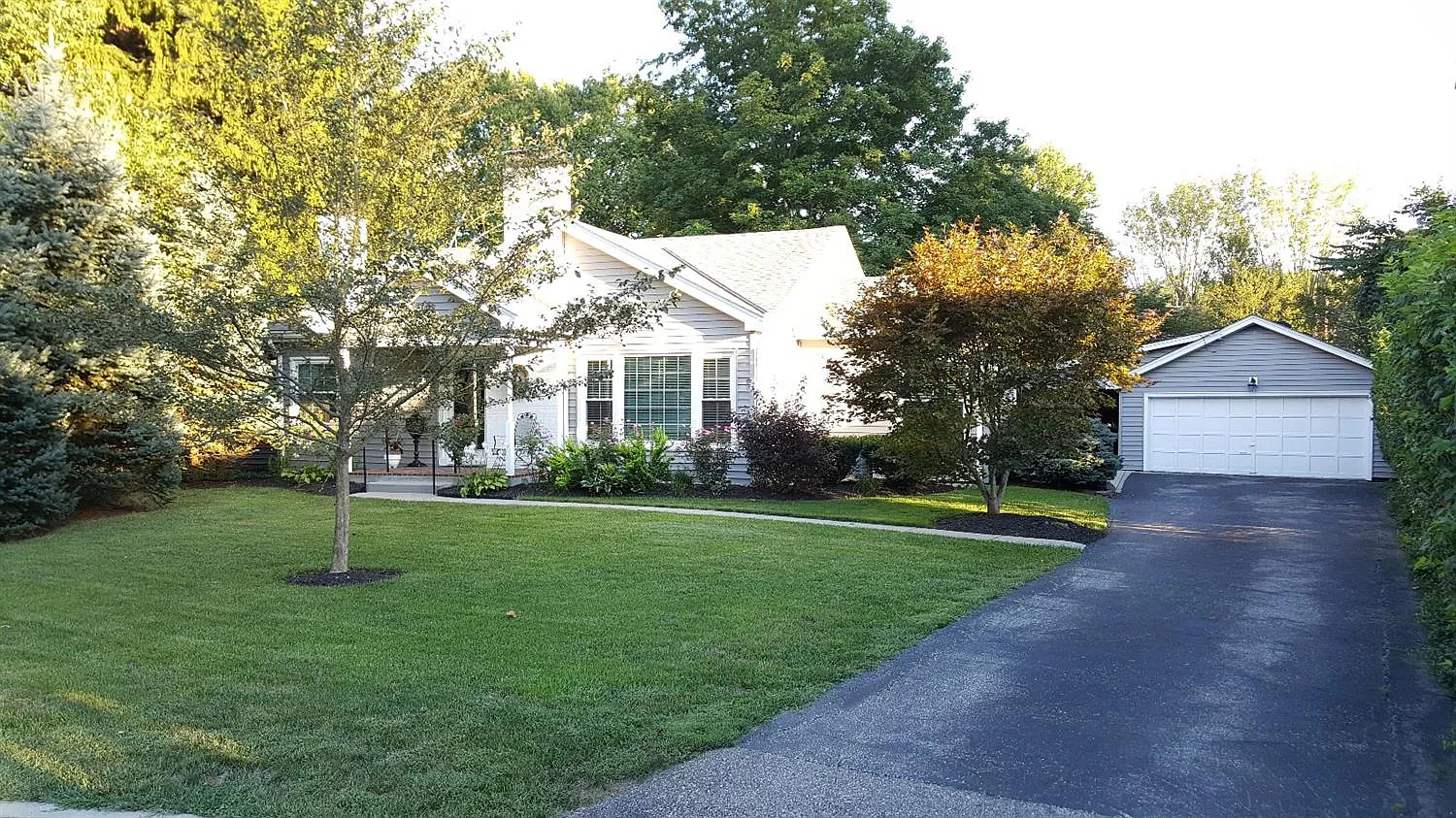 10 Circle Dr photo 1