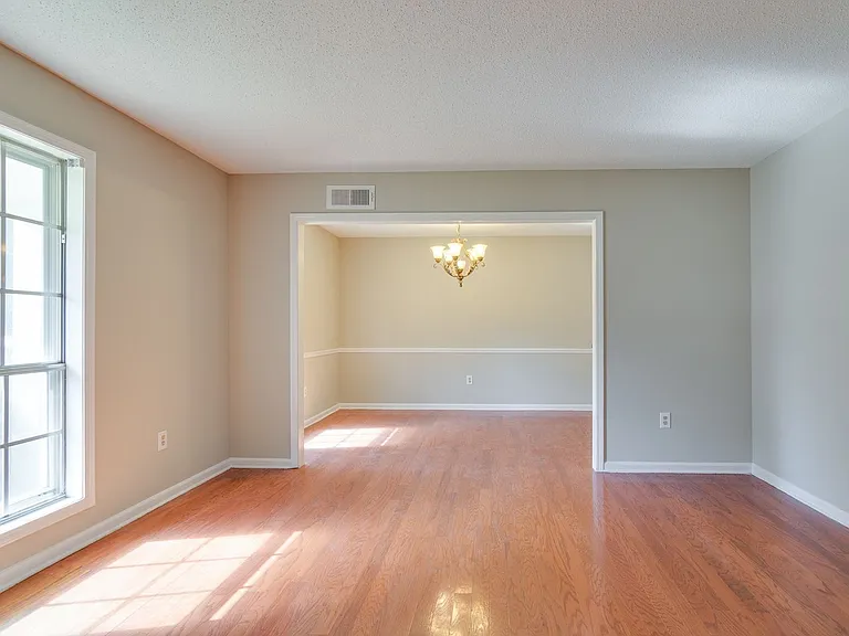 6258 Ridge Manor Dr — Photo 7