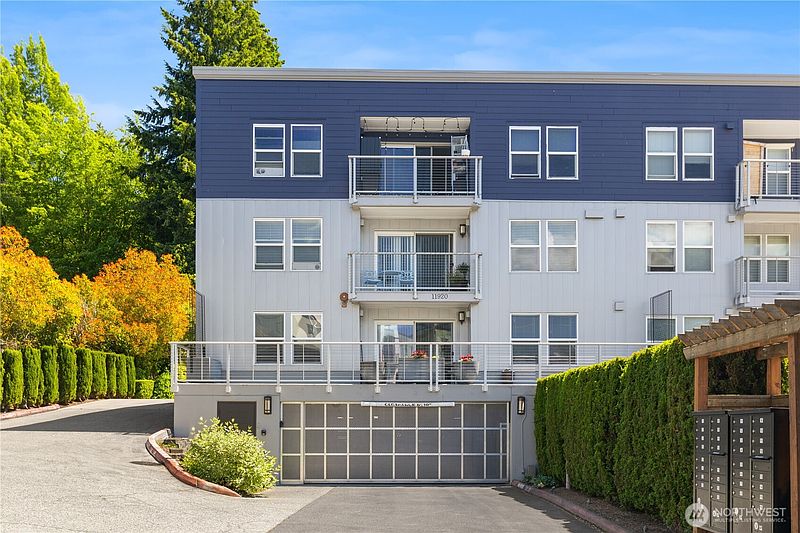 2nd image of 11920 98th Avenue NE #211