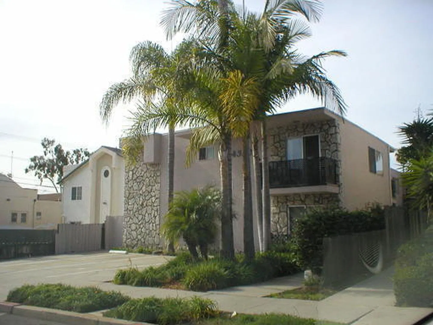 North Park - Large 2br/1ba Upper Unit W/Parking+Coin Laundry — Photo 1