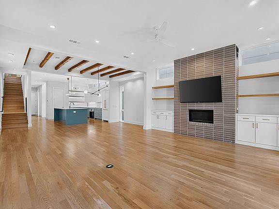 3rd image of 5012 Mission Ave