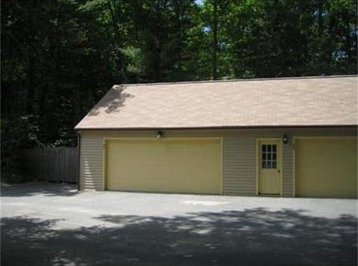 3rd image of 30 Bentwood Dr