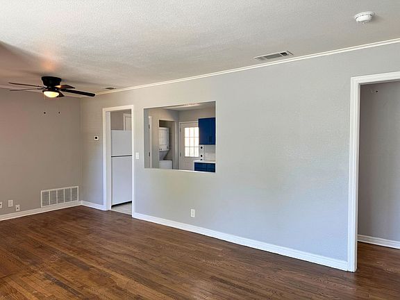 4th image of 3032 Pool St