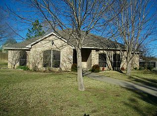 1605 Chaucer Dr, Cleburne, TX 76033