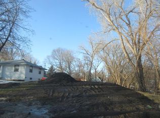 155 Wheelock Pkwy E, Saint Paul, MN 55117