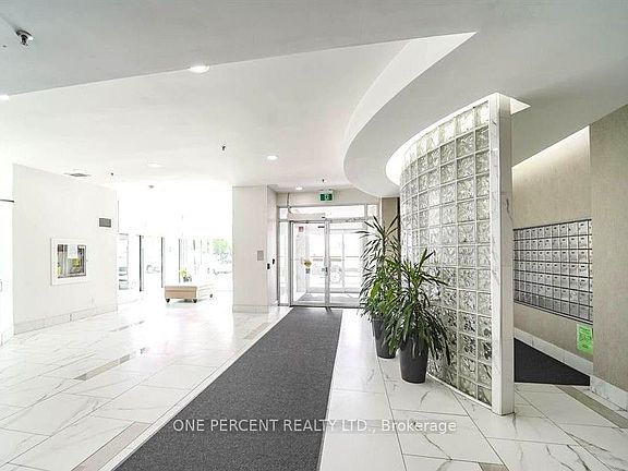 3rd image of 2550 Lawrence Ave E #402