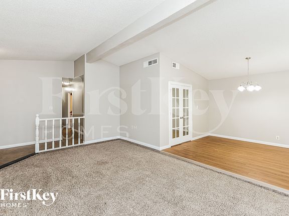 4th image of 984 E Eldorado Ln
