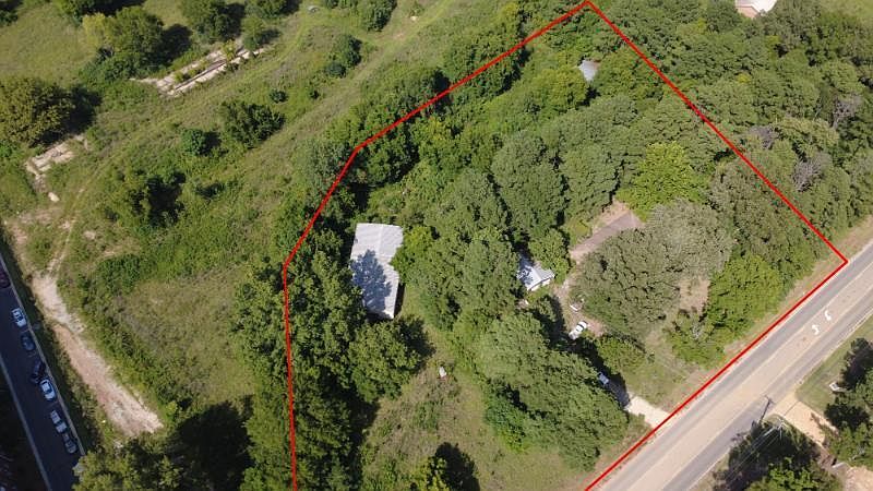 2nd image of 1683 Blackjack Rd