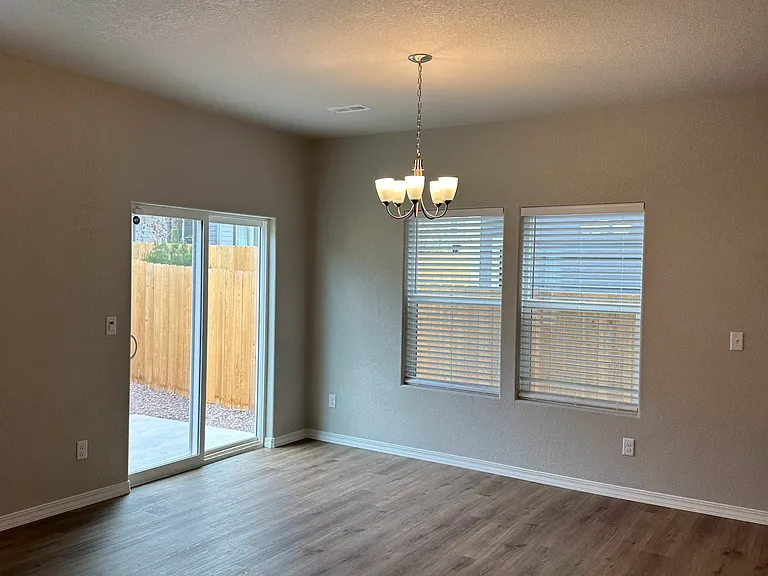 7758 Lost Trail Dr — Photo 4