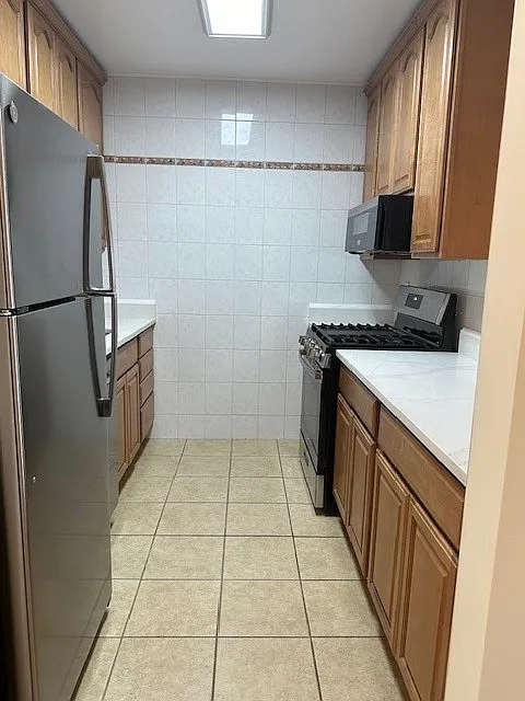 2 bed, $2,200 — Photo 3