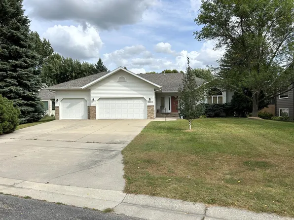 3924 River Oak Cir, Moorhead, MN 56560
