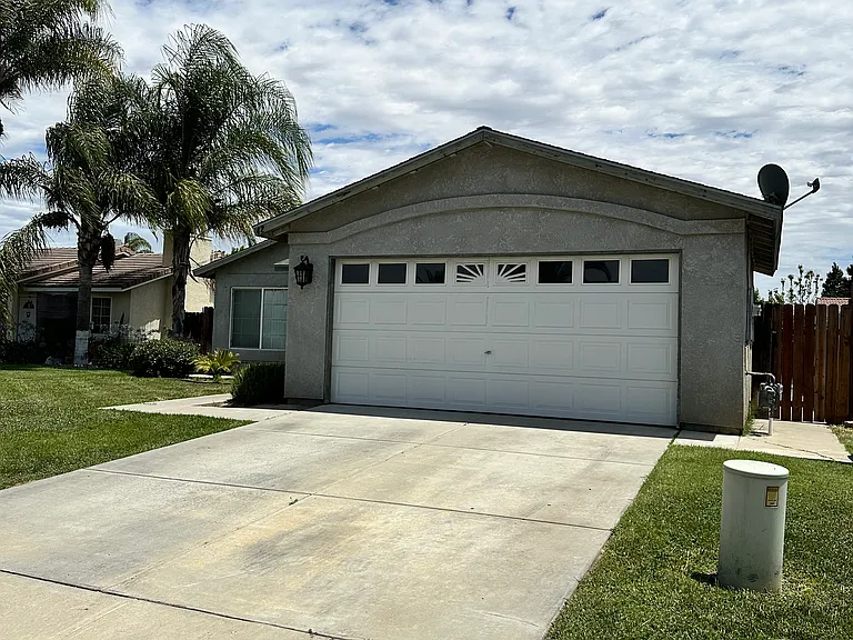 42 S Kino Ct — Photo 1